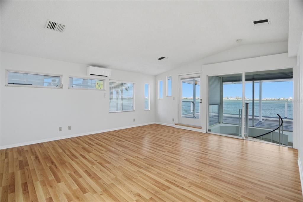 For Sale: $1,975,000 (3 beds, 3 baths, 2488 Square Feet)