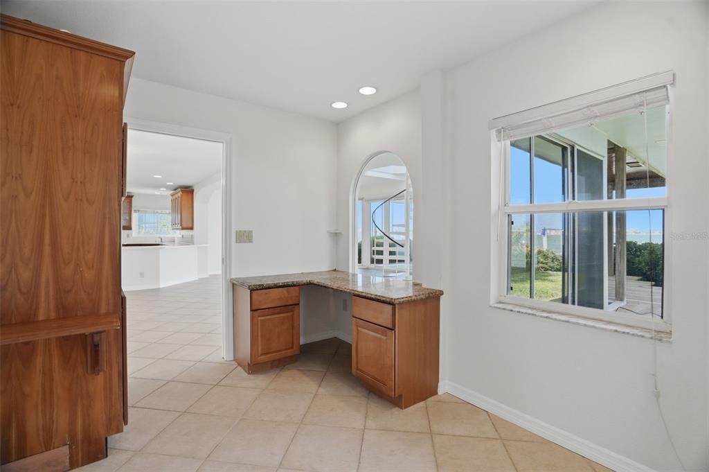 For Sale: $1,975,000 (3 beds, 3 baths, 2488 Square Feet)