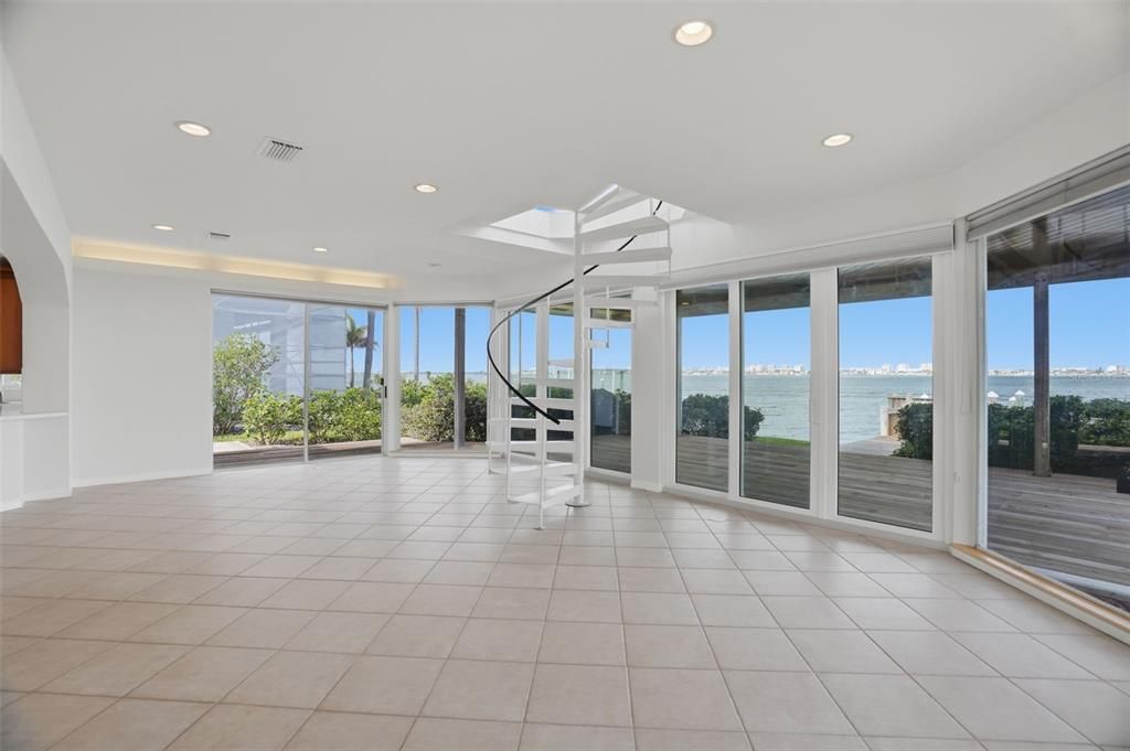 For Sale: $1,975,000 (3 beds, 3 baths, 2488 Square Feet)