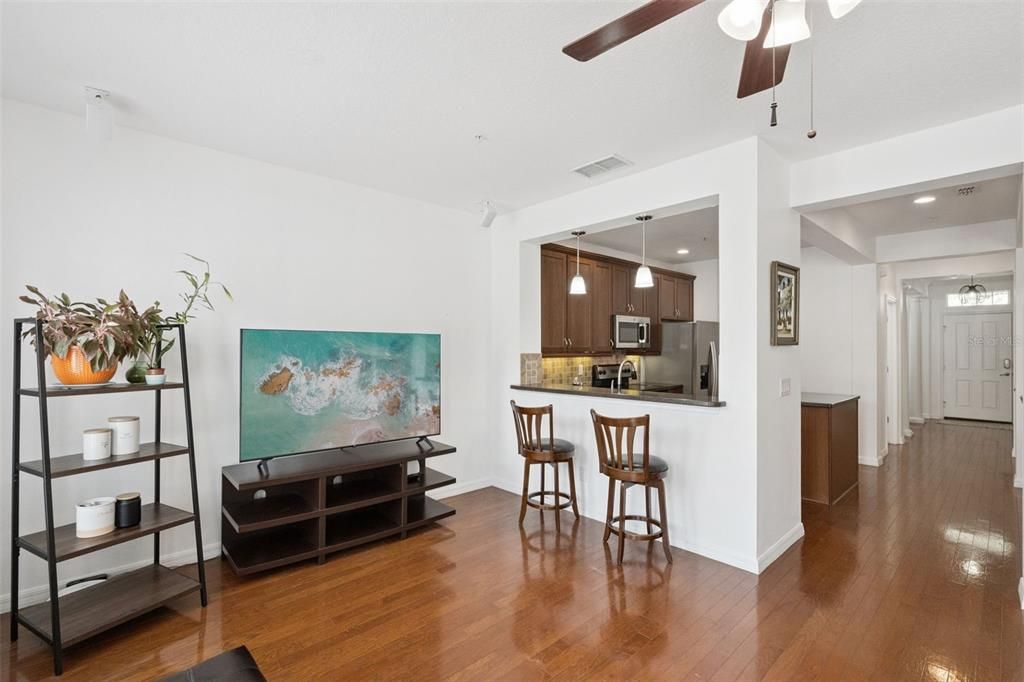 En Venta: $589,000 (2 camas, 2 baños, 1897 Pies cuadrados)
