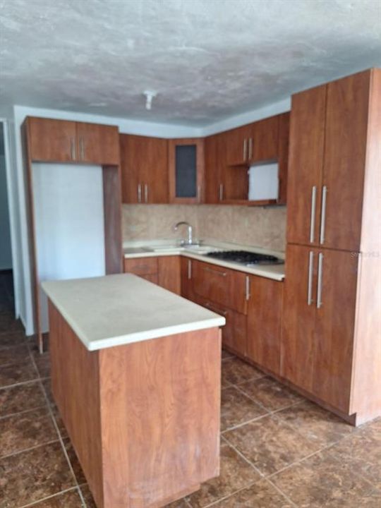 For Sale: $155,000 (3 beds, 2 baths, 1076.25 Square Feet)