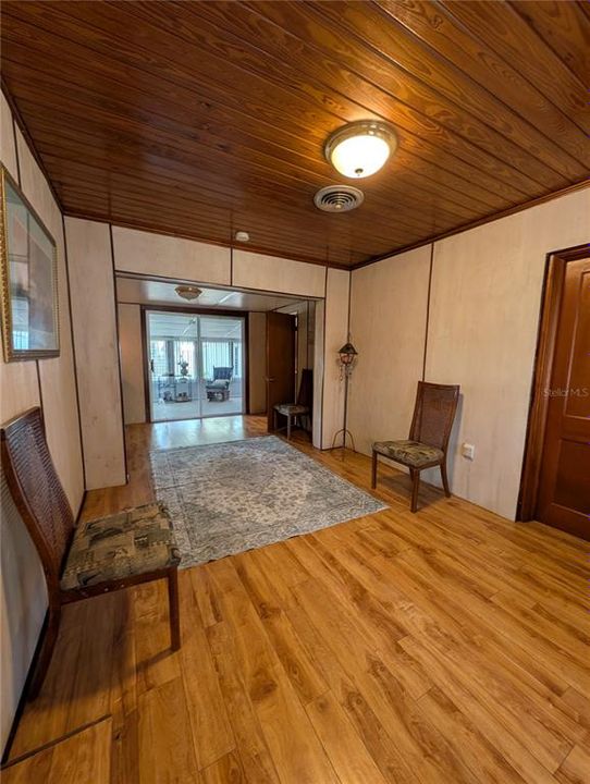 For Sale: $250,000 (2 beds, 2 baths, 1312 Square Feet)