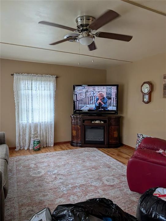 For Sale: $250,000 (2 beds, 2 baths, 1312 Square Feet)