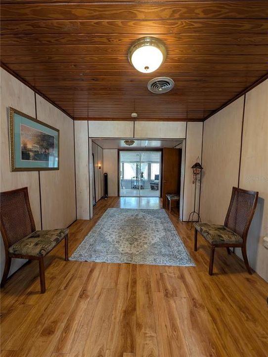 For Sale: $250,000 (2 beds, 2 baths, 1312 Square Feet)