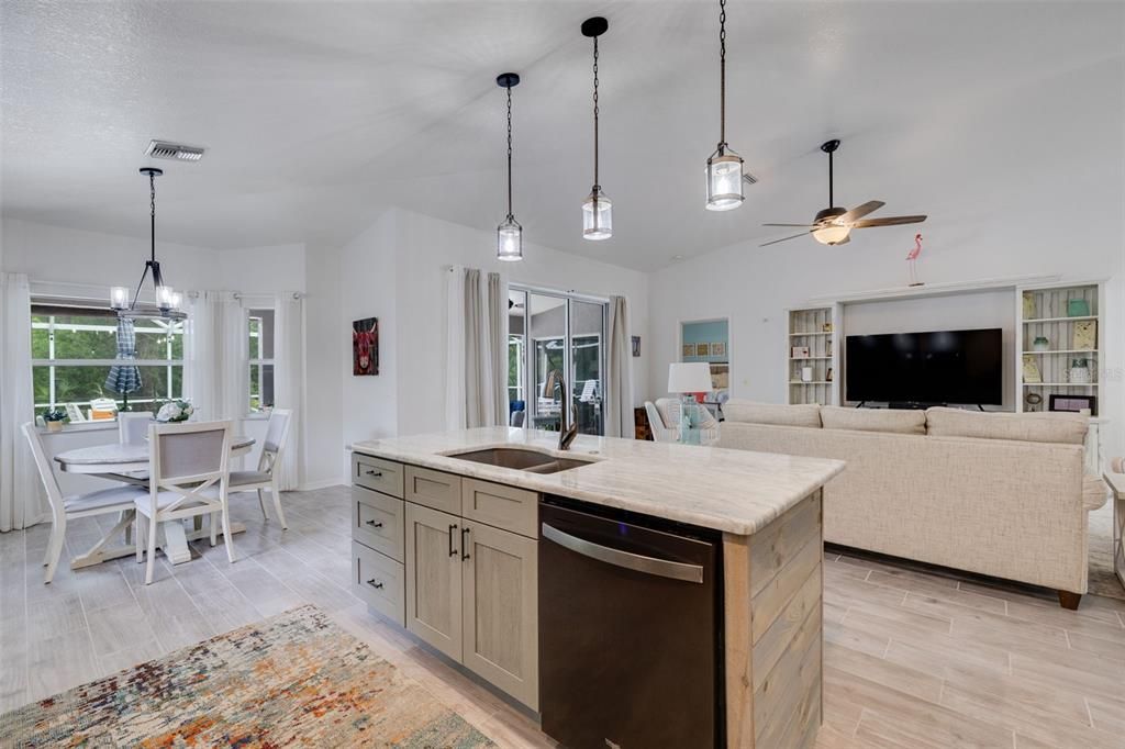 For Sale: $399,999 (3 beds, 2 baths, 1844 Square Feet)