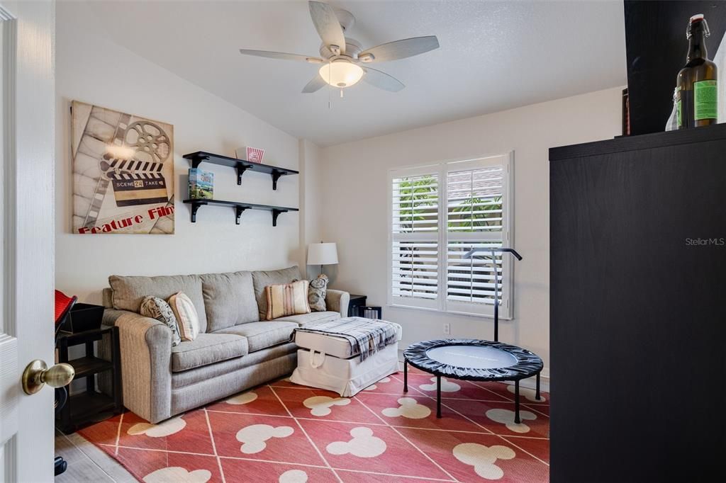 For Sale: $399,999 (3 beds, 2 baths, 1844 Square Feet)
