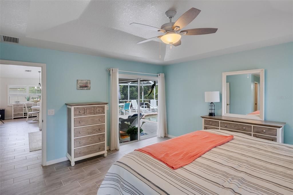 For Sale: $399,999 (3 beds, 2 baths, 1844 Square Feet)