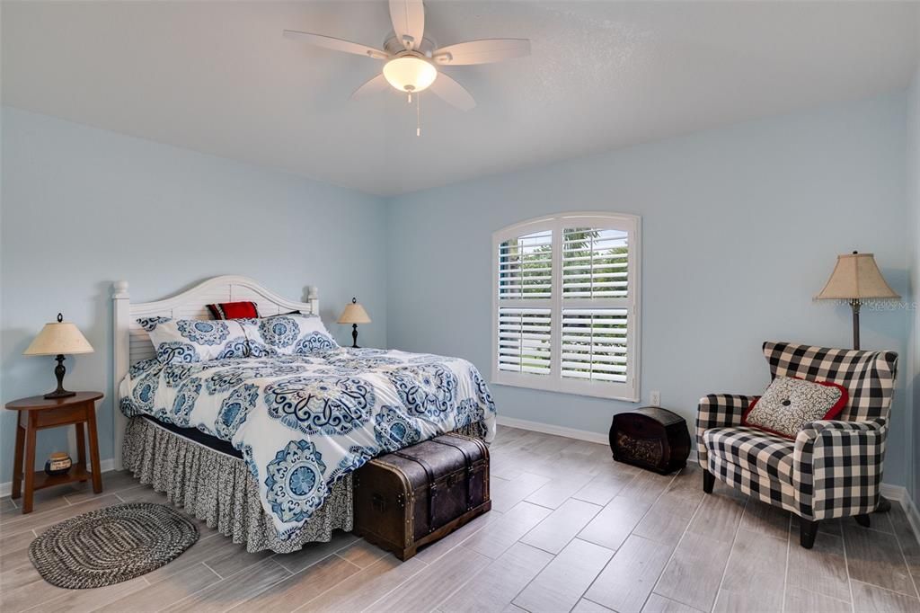 For Sale: $399,999 (3 beds, 2 baths, 1844 Square Feet)