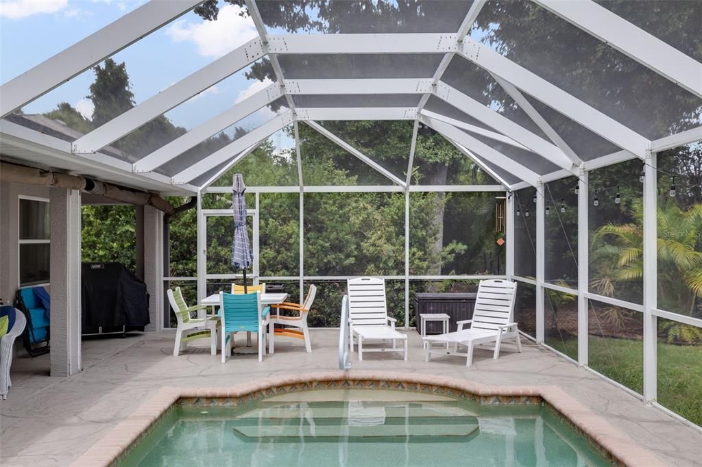 For Sale: $399,999 (3 beds, 2 baths, 1844 Square Feet)
