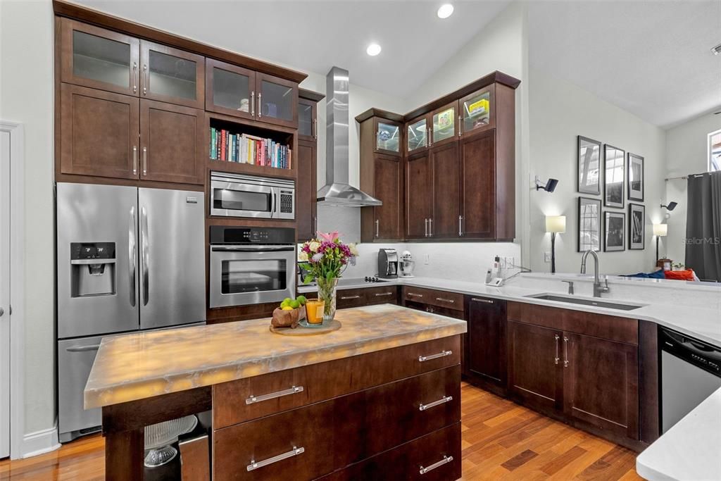 На продажу: $849,900 (4 спален, 3 ванн, 3109 Квадратных фут)