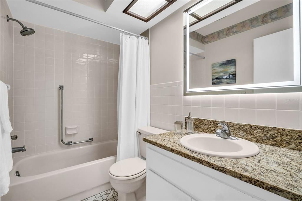 For Sale: $319,900 (2 beds, 2 baths, 1289 Square Feet)