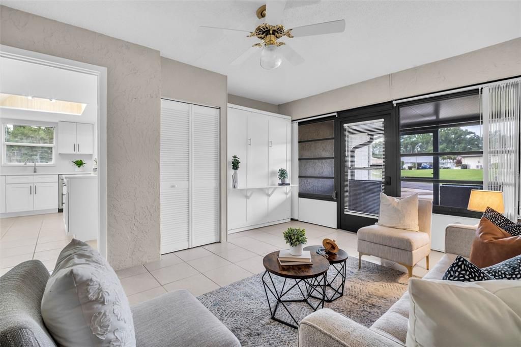 For Sale: $319,900 (2 beds, 2 baths, 1289 Square Feet)