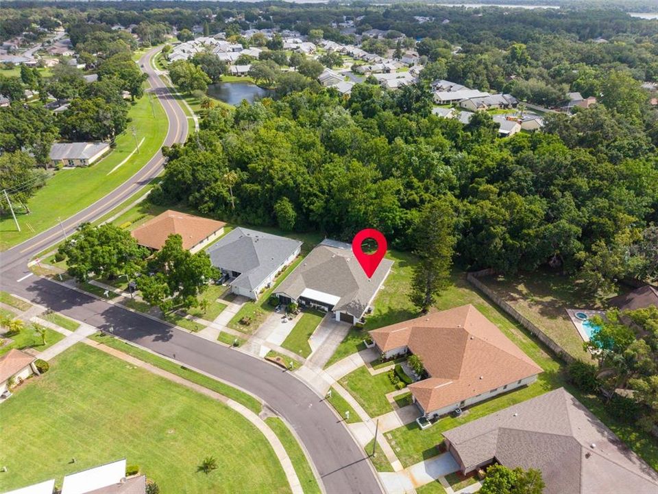 For Sale: $319,900 (2 beds, 2 baths, 1289 Square Feet)