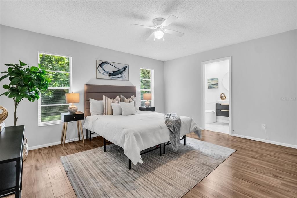 For Sale: $319,900 (2 beds, 2 baths, 1289 Square Feet)