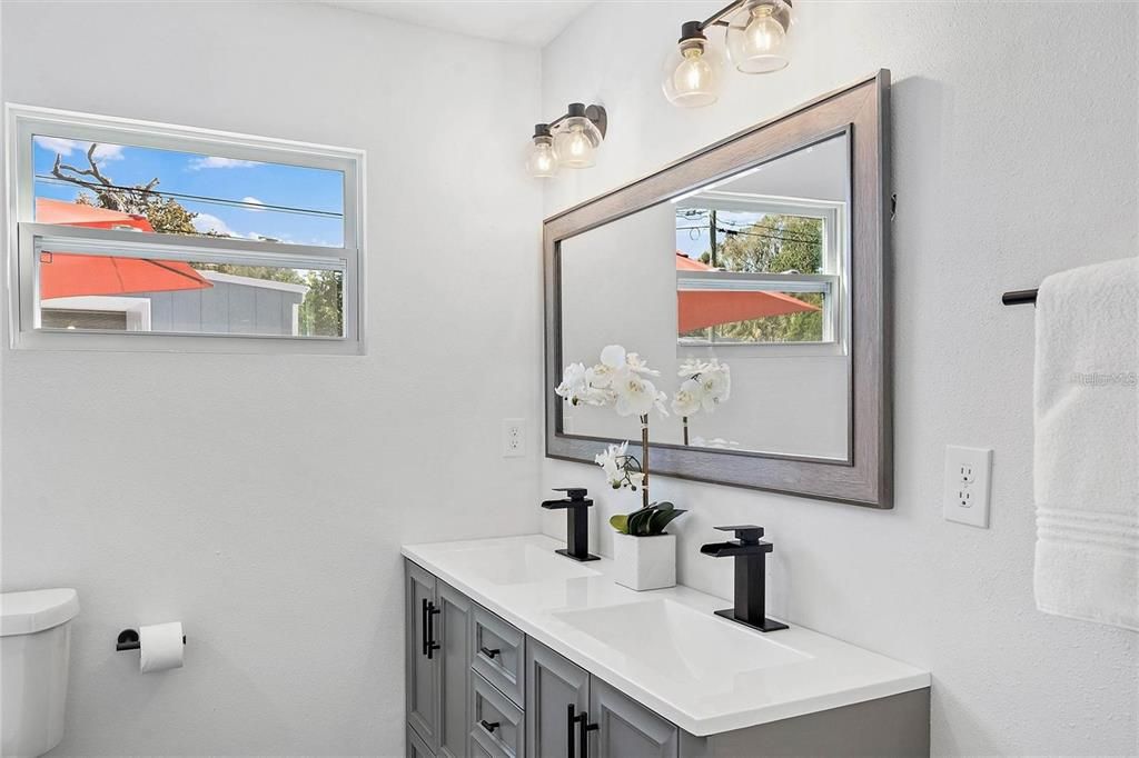 For Sale: $479,000 (3 beds, 2 baths, 1275 Square Feet)