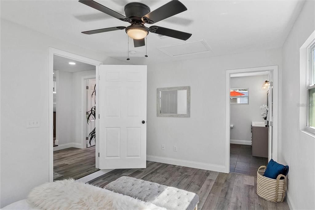 For Sale: $479,000 (3 beds, 2 baths, 1275 Square Feet)