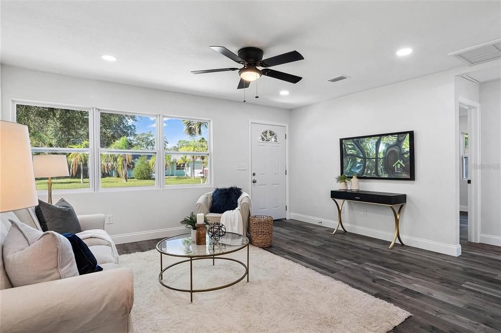For Sale: $479,000 (3 beds, 2 baths, 1275 Square Feet)