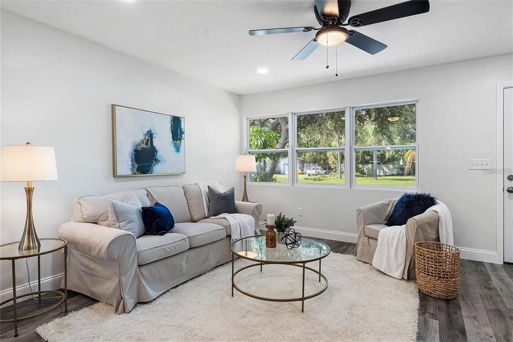 For Sale: $479,000 (3 beds, 2 baths, 1275 Square Feet)