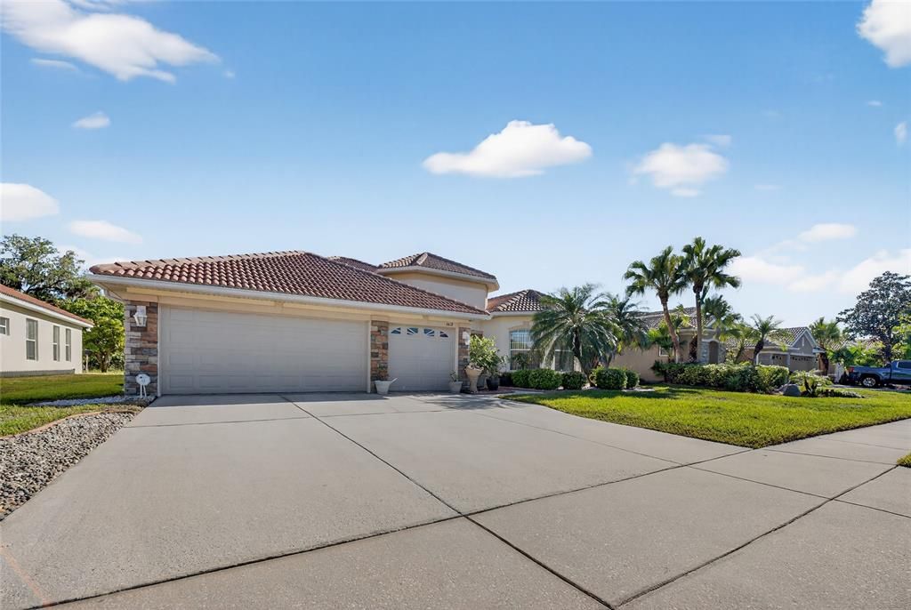 For Sale: $620,000 (4 beds, 3 baths, 2625 Square Feet)