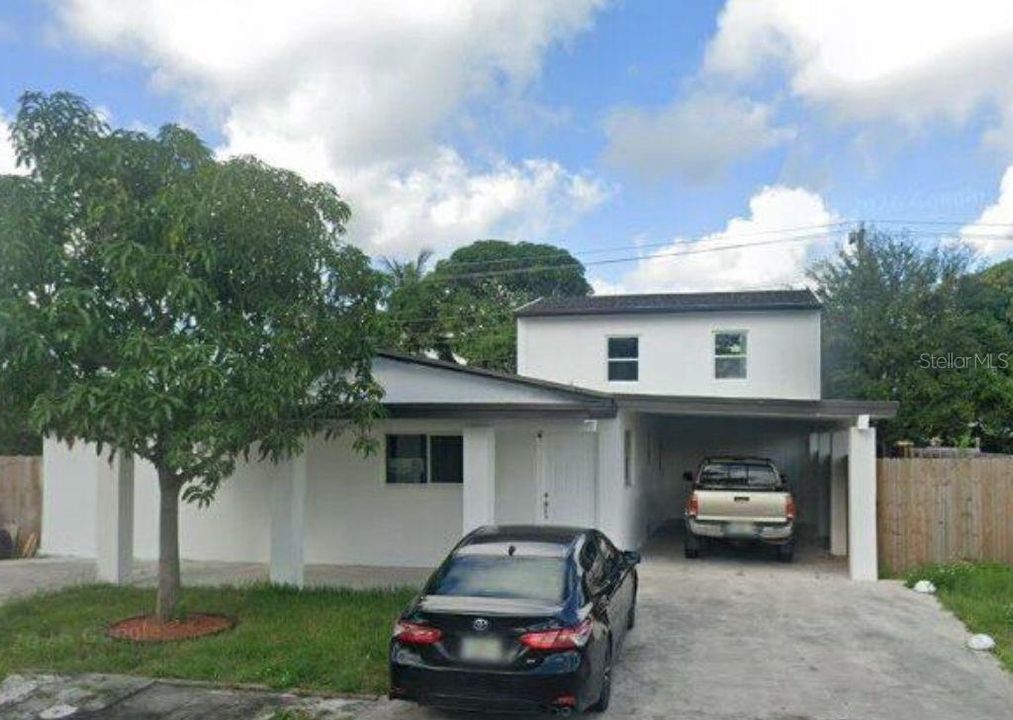 En Venta: $749,000 (4 camas, 3 baños, 2210 Pies cuadrados)