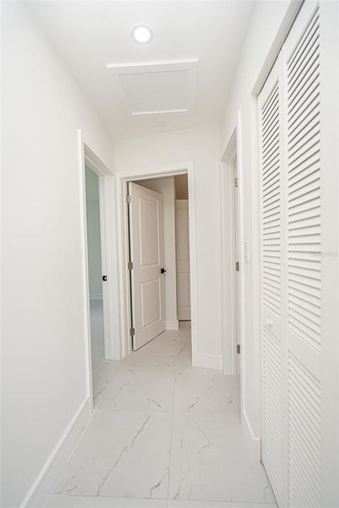 En Venta: $749,000 (4 camas, 3 baños, 2210 Pies cuadrados)