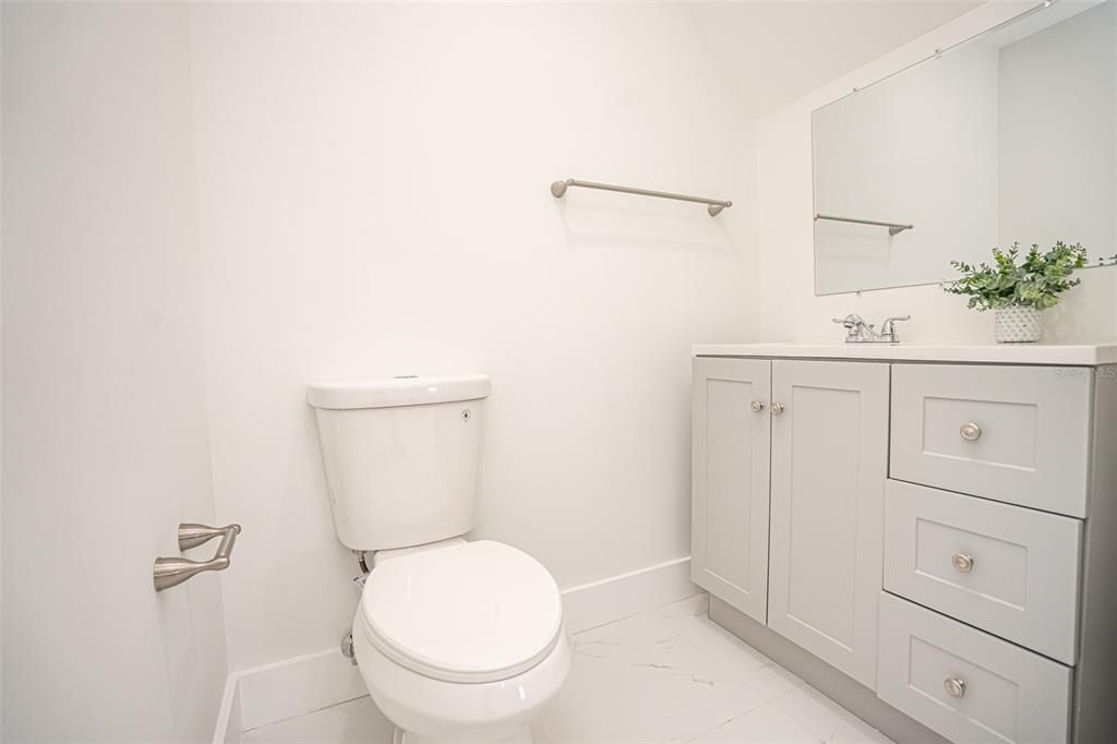 En Venta: $749,000 (4 camas, 3 baños, 2210 Pies cuadrados)