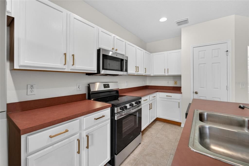 В аренду: $1,895 (2 спален, 2 ванн, 1290 Квадратных фут)