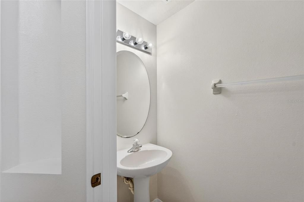 В аренду: $1,895 (2 спален, 2 ванн, 1290 Квадратных фут)