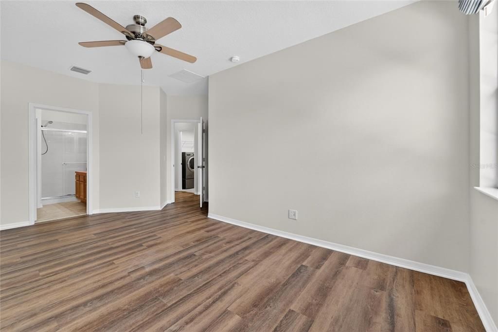 В аренду: $1,895 (2 спален, 2 ванн, 1290 Квадратных фут)