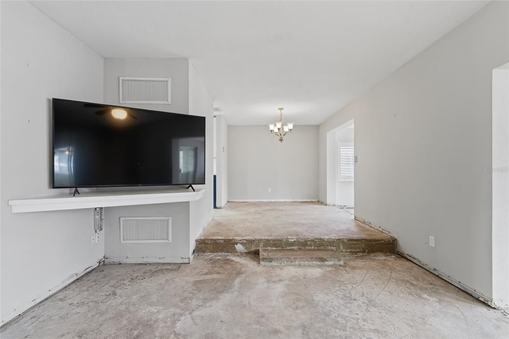 For Sale: $549,900 (3 beds, 2 baths, 1792 Square Feet)