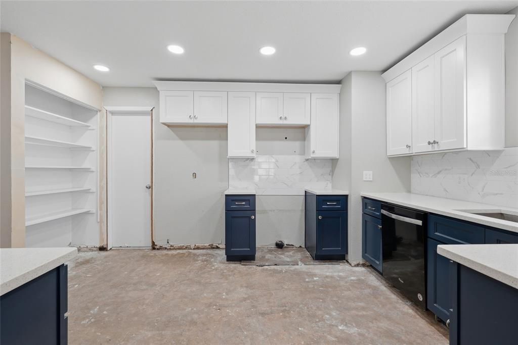 For Sale: $549,900 (3 beds, 2 baths, 1792 Square Feet)