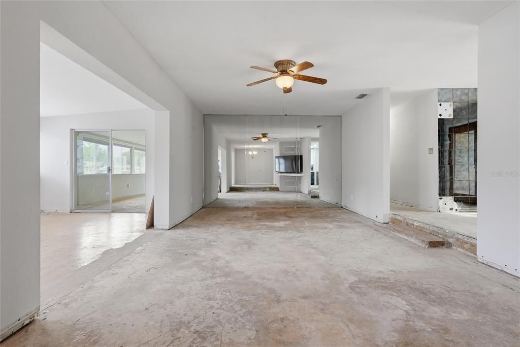 For Sale: $549,900 (3 beds, 2 baths, 1792 Square Feet)