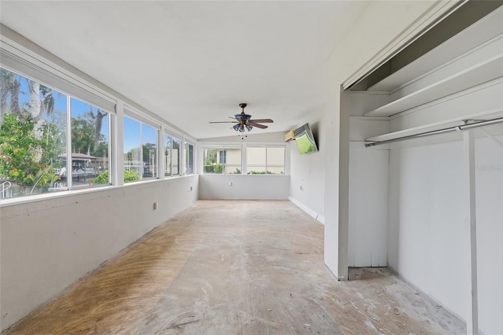 For Sale: $549,900 (3 beds, 2 baths, 1792 Square Feet)