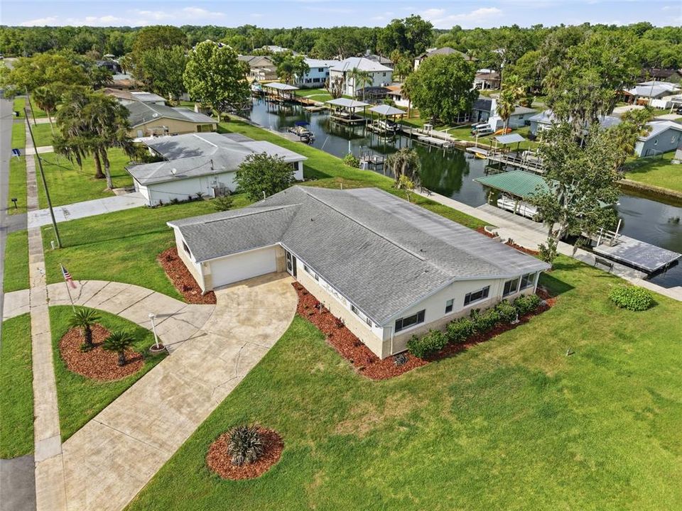 For Sale: $549,900 (3 beds, 2 baths, 1792 Square Feet)