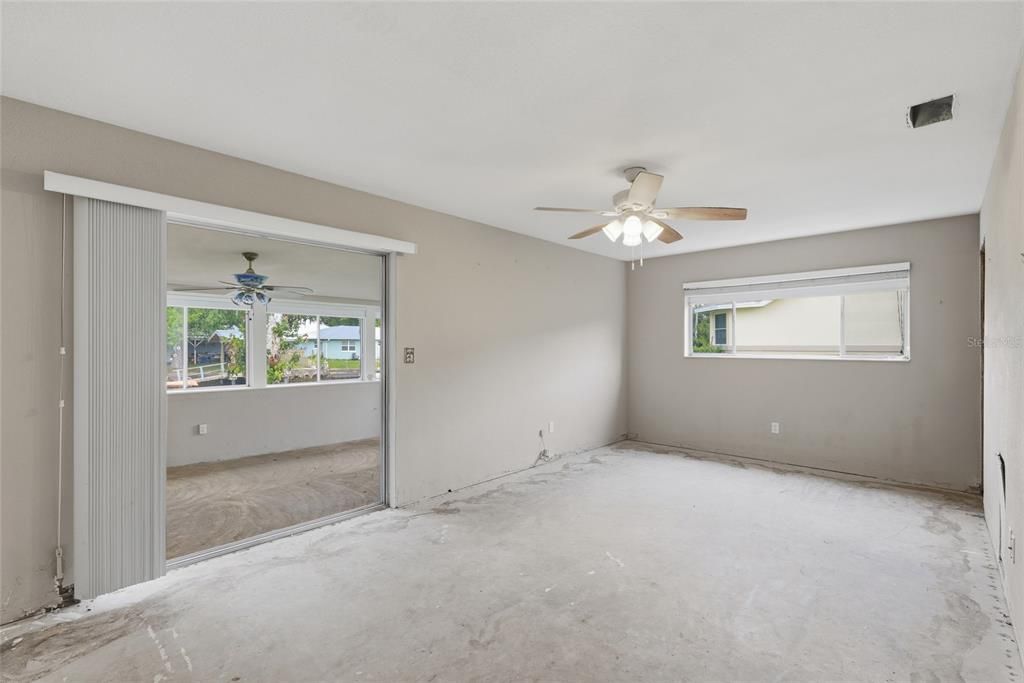 For Sale: $549,900 (3 beds, 2 baths, 1792 Square Feet)