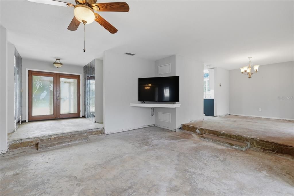 For Sale: $549,900 (3 beds, 2 baths, 1792 Square Feet)