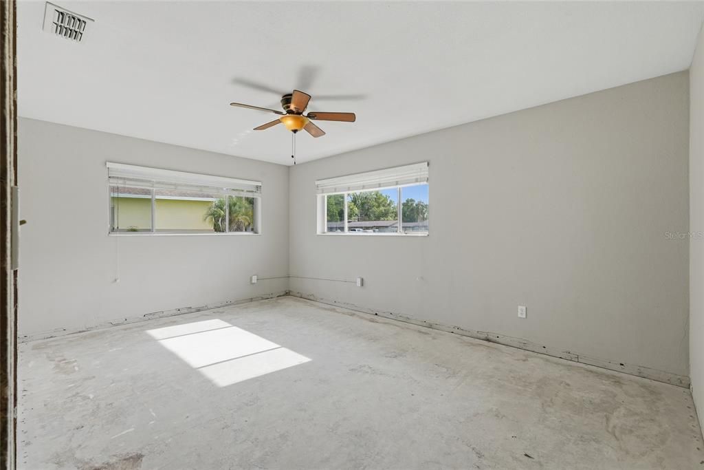 For Sale: $549,900 (3 beds, 2 baths, 1792 Square Feet)