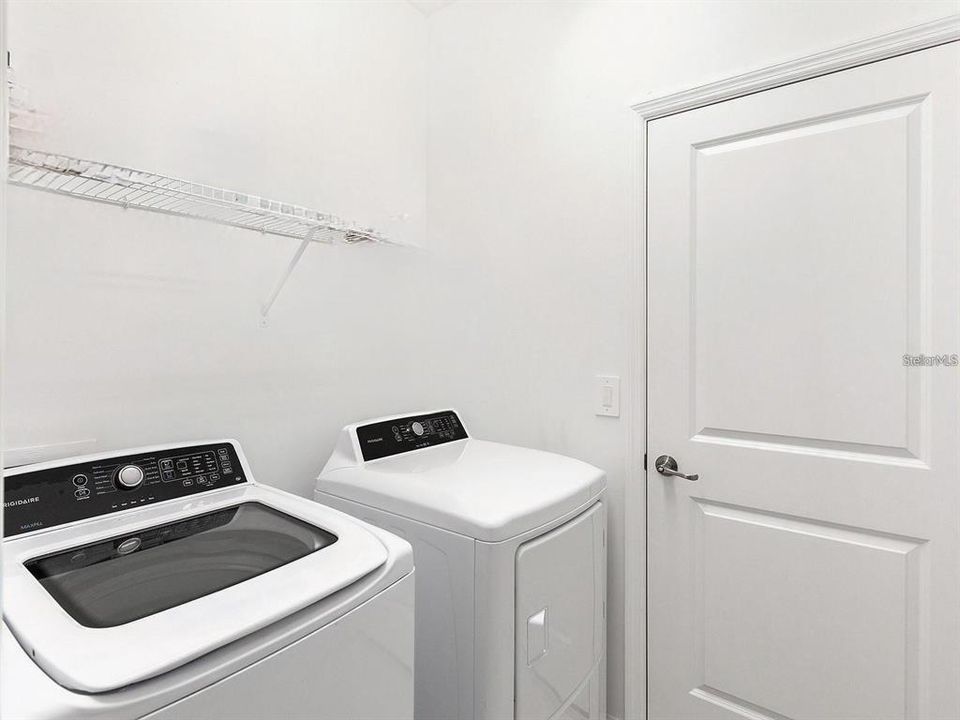 For Sale: $349,000 (3 beds, 2 baths, 1681 Square Feet)