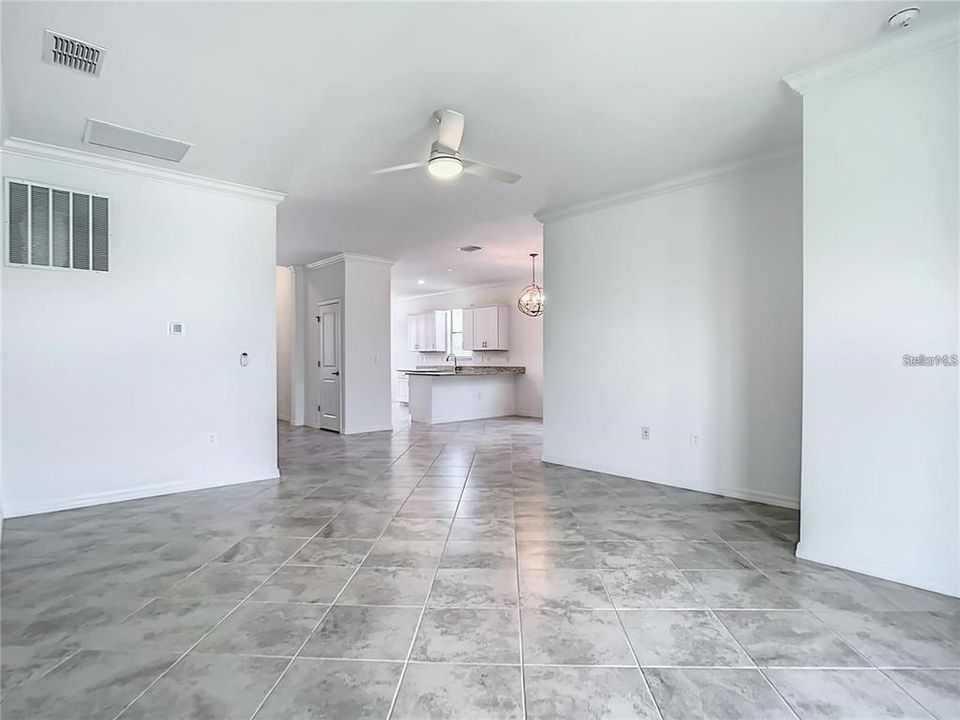 For Sale: $349,000 (3 beds, 2 baths, 1681 Square Feet)