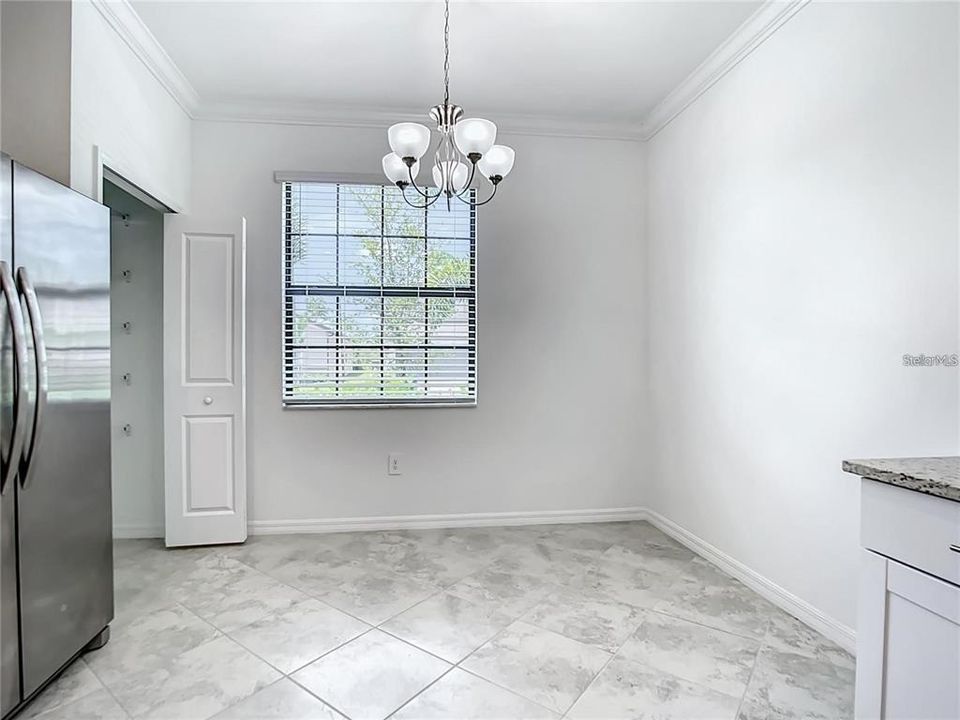 For Sale: $349,000 (3 beds, 2 baths, 1681 Square Feet)