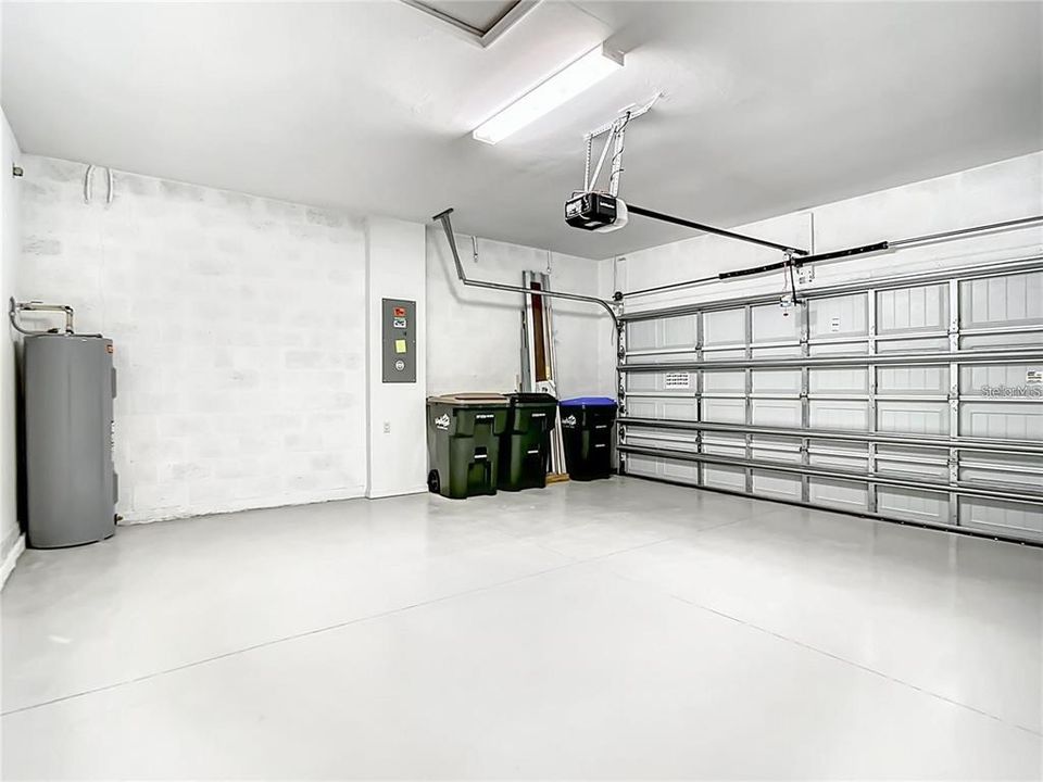 For Sale: $349,000 (3 beds, 2 baths, 1681 Square Feet)