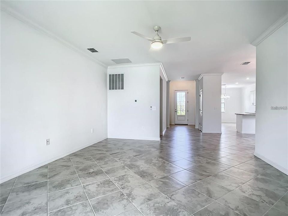 For Sale: $349,000 (3 beds, 2 baths, 1681 Square Feet)