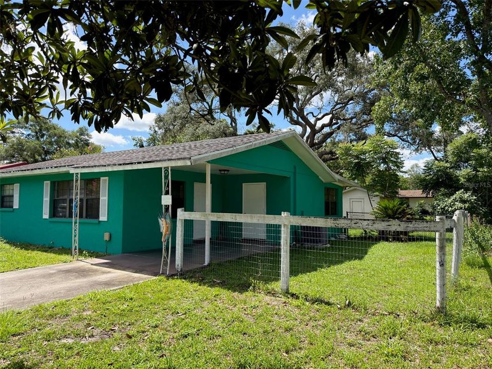 For Sale: $190,000 (2 beds, 1 baths, 951 Square Feet)