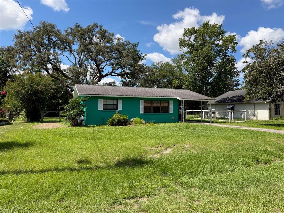 For Sale: $190,000 (2 beds, 1 baths, 951 Square Feet)