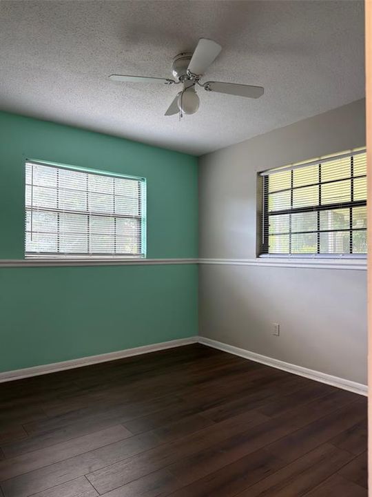 For Sale: $190,000 (2 beds, 1 baths, 951 Square Feet)