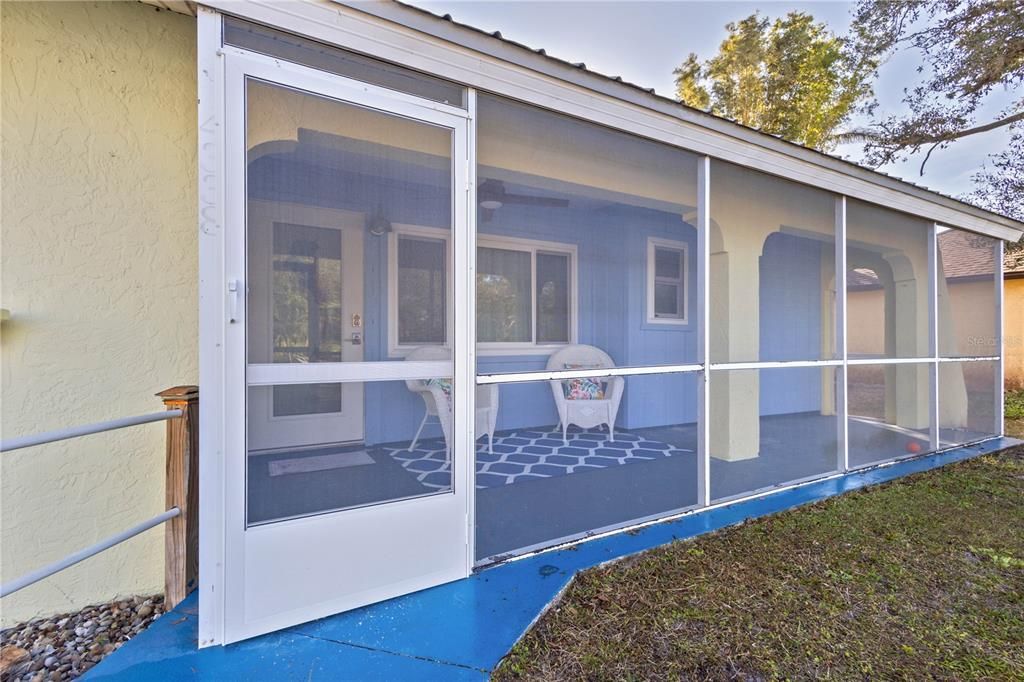 For Sale: $223,500 (2 beds, 1 baths, 978 Square Feet)