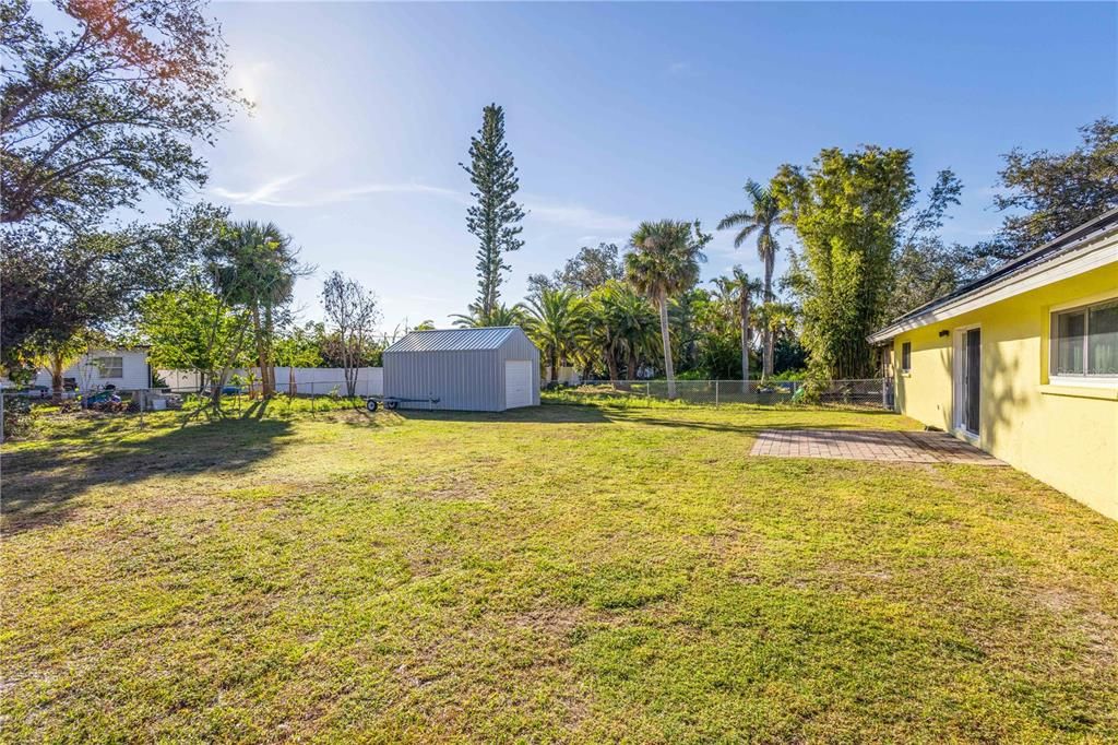For Sale: $223,500 (2 beds, 1 baths, 978 Square Feet)
