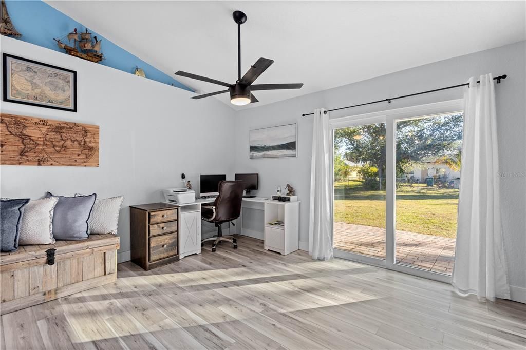 For Sale: $223,500 (2 beds, 1 baths, 978 Square Feet)