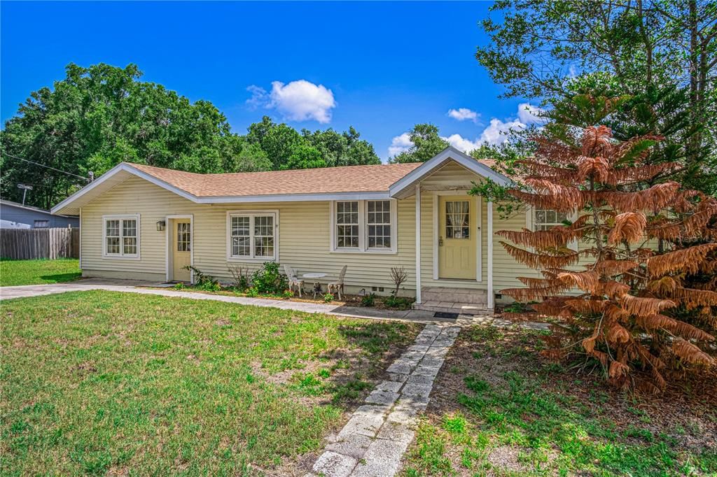 For Sale: $282,500 (2 beds, 2 baths, 1176 Square Feet)