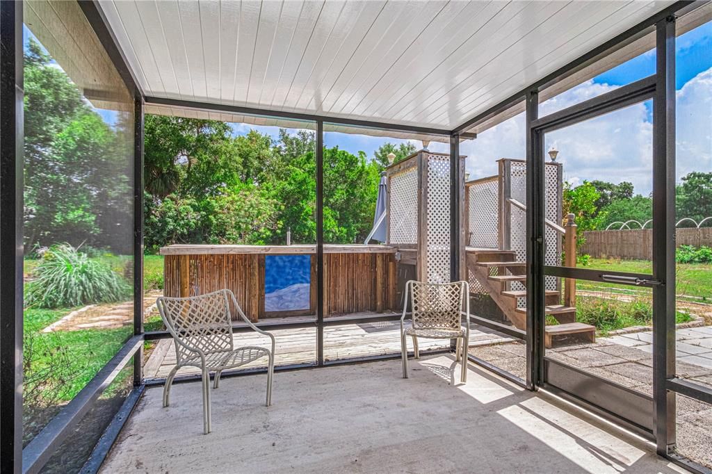For Sale: $282,500 (2 beds, 2 baths, 1176 Square Feet)